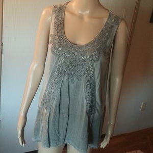 3/$10 knox rose sleeveless tunic